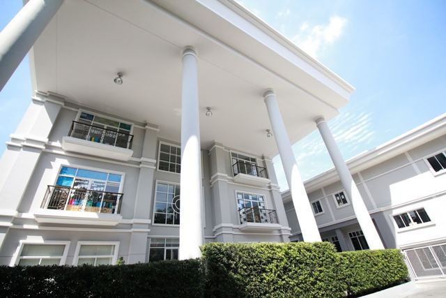 Australian International School Bangkok (AISB) — Sukhumvit 31 + Soi 20 — campus photo via Google Maps